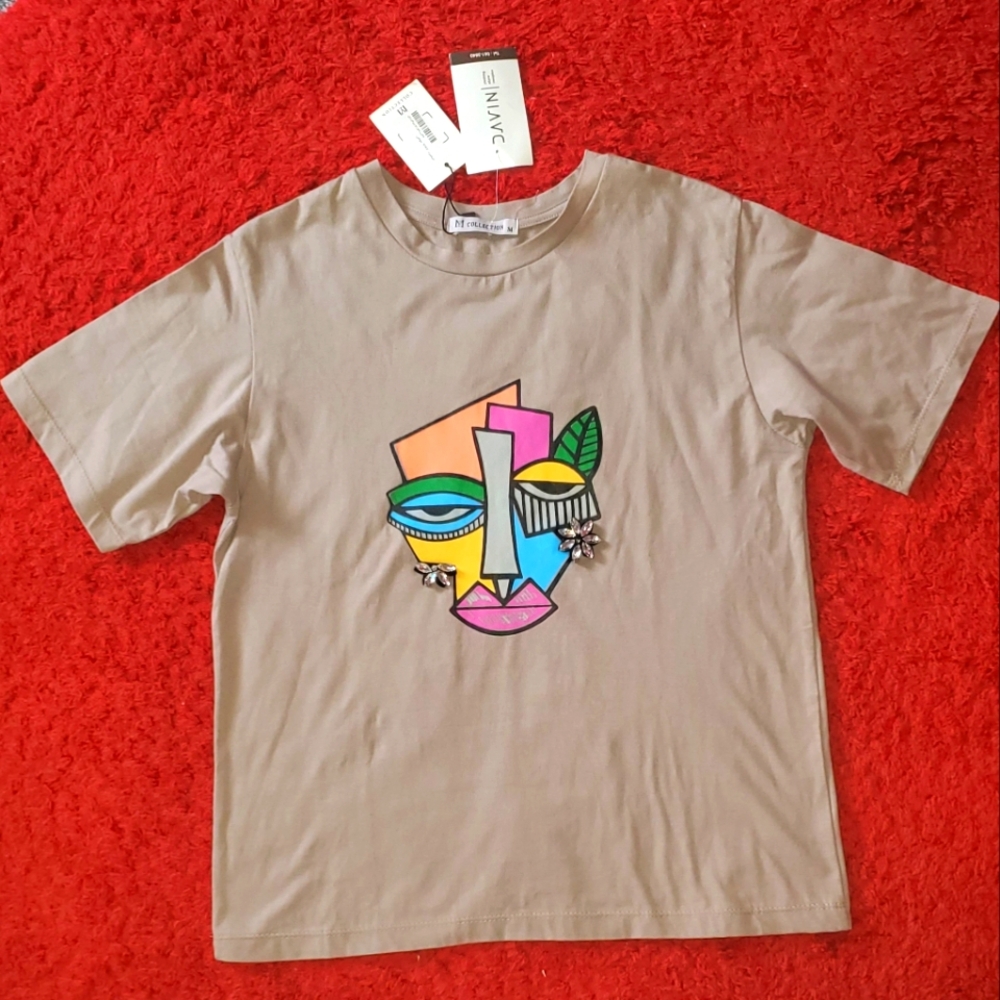 ✨ Statement Art Tee – Bold, Unique & Brand New! ✨